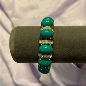 Green stretchy and sparkly bracelet